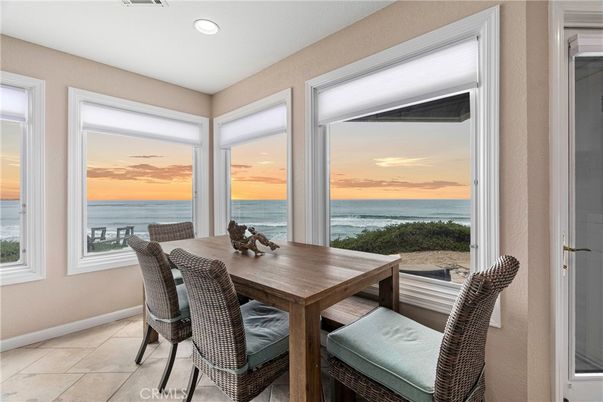 Dining room, Interior, Recessed Lighting, Water