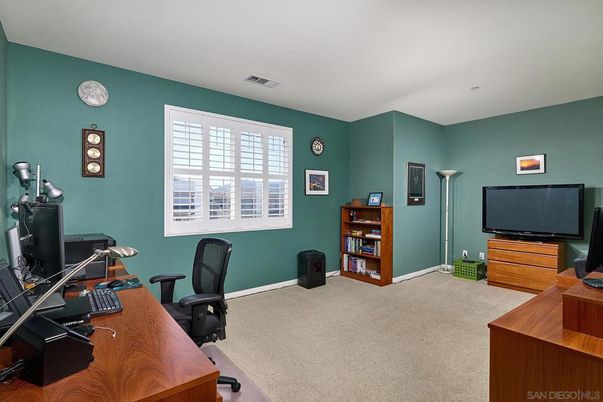 Home Office, Interior