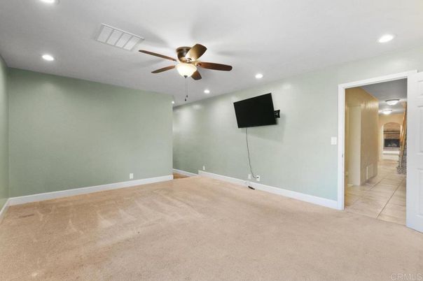 Empty room, Interior, Recessed Lighting