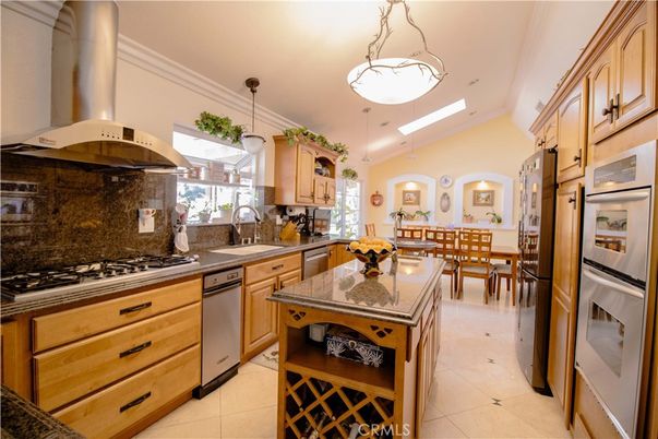 Dining room, Interior, Kitchen, Pendant Lights, Stainless Steel Appliances