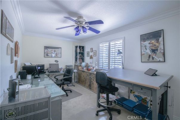 Home Office, Interior