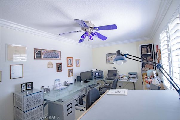 Home Office, Interior