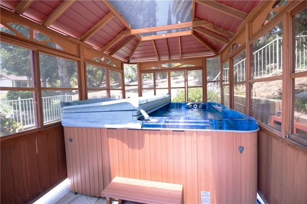 Hot Tub, Interior, Sun Room