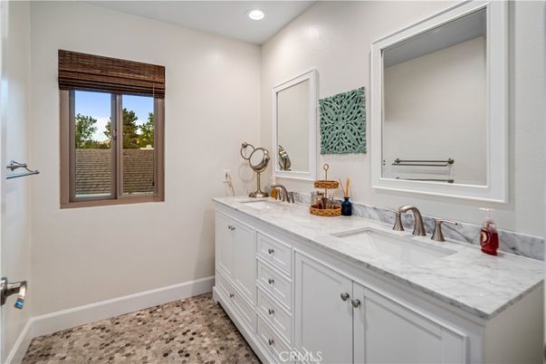 Bathroom, Dual Sink Vanities, Interior, Recessed Lighting