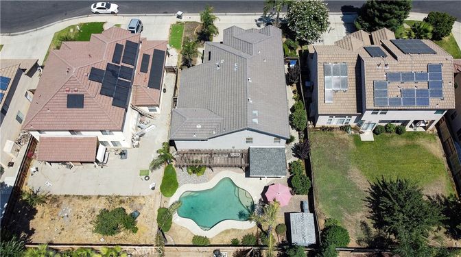 Exterior, Drone