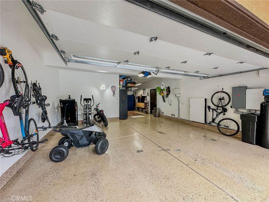 Garage, Interior