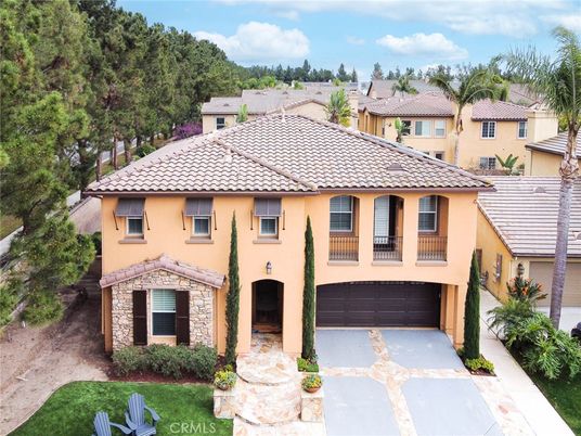 Attached, Exterior, Facade, Mediterranean
