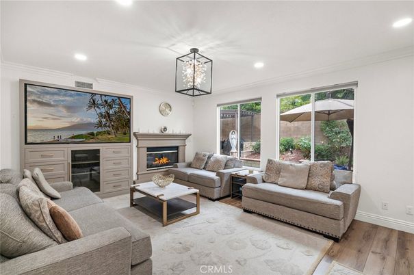 Fireplace, Interior, Living room, Pendant Lights, Recessed Lighting, Wood Texture Flooring