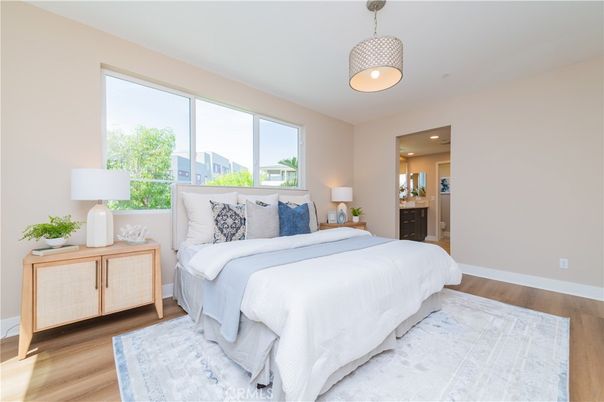 Bedroom, Interior, Pendant Lights, Recessed Lighting, Wood Texture Flooring