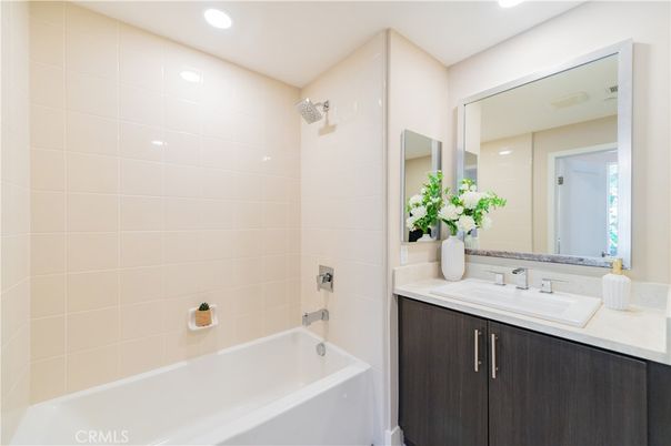 Bathroom, Interior, Recessed Lighting
