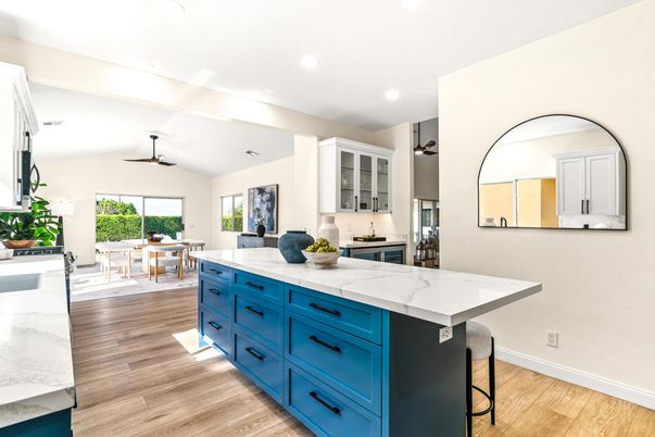 Dining room, Interior, Kitchen, Recessed Lighting, Wood Texture Flooring