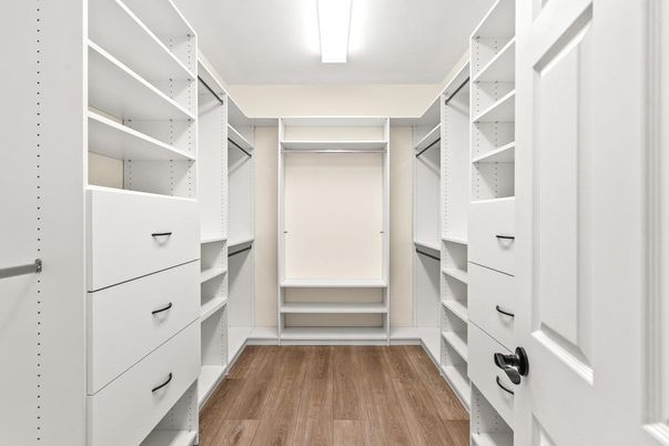 Interior, Walk-in Closets, Wood Texture Flooring