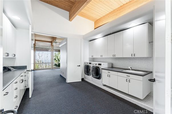 Interior, Recessed Lighting, Washer, Wooden Beams, Wooden Ceilings