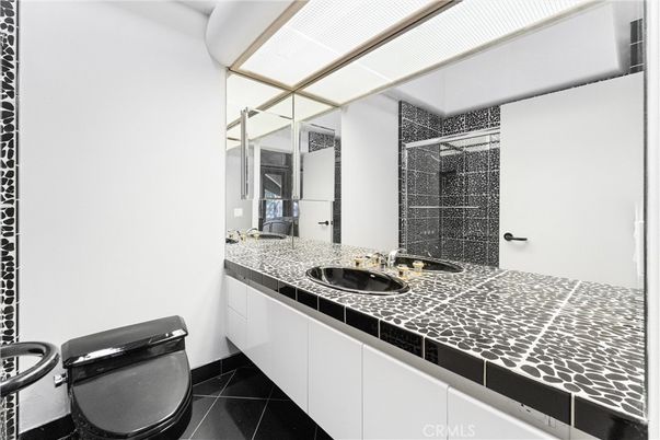 Bathroom, Interior, Tile Countertops