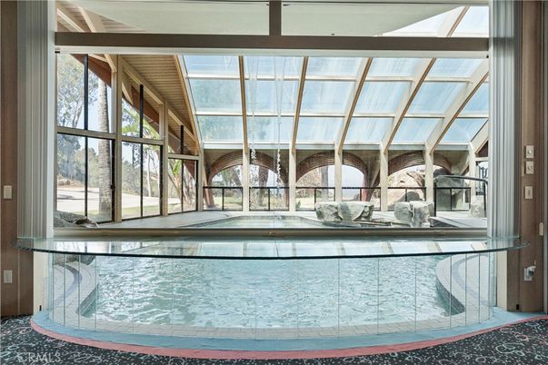 Interior, Pool, Sun Room