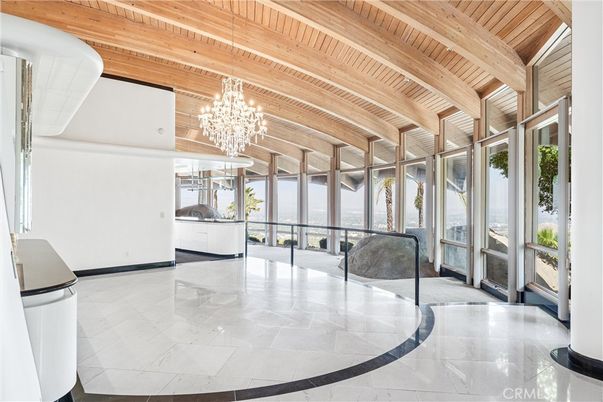 Chandelier, Empty room, Interior, Wooden Beams, Wooden Ceilings