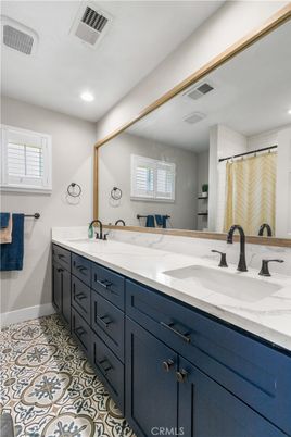 Bathroom, Dual Sink Vanities, Interior, Recessed Lighting