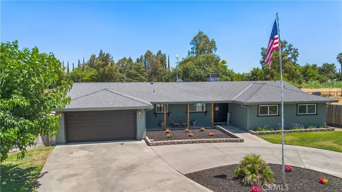 Attached, Exterior, Facade, Ranch
