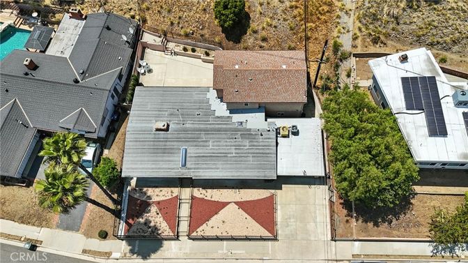 Exterior, Drone