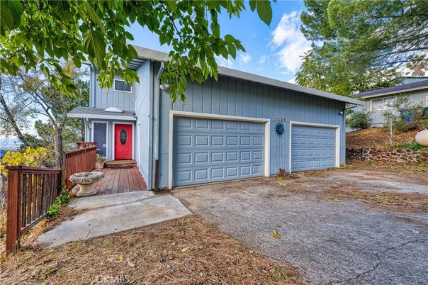 Detached Garage, Exterior