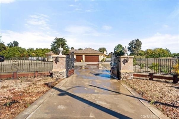 Backyard, Detached Garage, Exterior