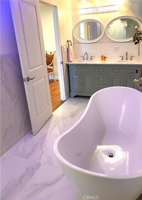 Bathroom, Dual Sink Vanities, Free Standing Baths, Interior, Marble, Marble Walls