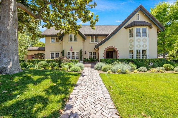 Backyard, Exterior, Facade, French Provincial