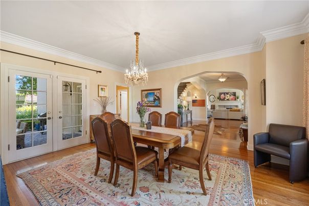 Chandelier, Dining room, Interior, Wood Texture Flooring