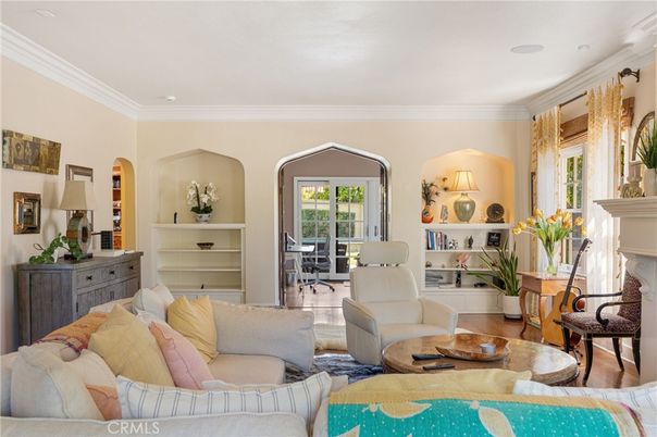 Fireplace, Interior, Living room