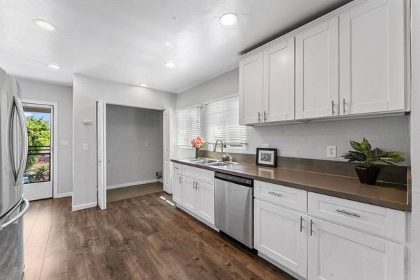 Interior, Kitchen, Recessed Lighting, Wood Texture Flooring