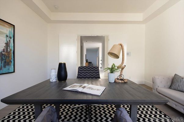 Home Office, Interior
