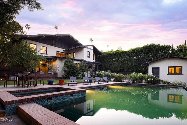 Exterior, Pool