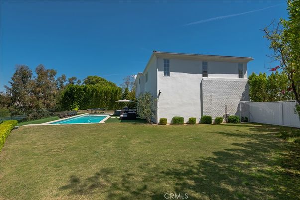 Backyard, Exterior, Pool