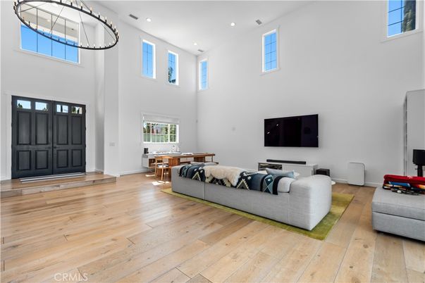 Interior, Living room, Pendant Lights, Recessed Lighting, Wood Texture Flooring
