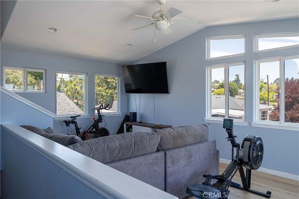 Fitness Equipment, Interior, Recessed Lighting, Wood Texture Flooring