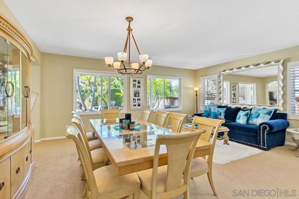 Chandelier, Dining room, Interior, Living room