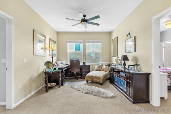 Home Office, Interior