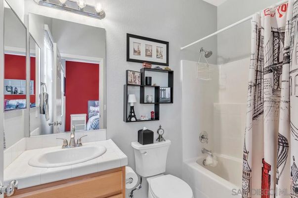Bathroom, Interior, Tile Countertops