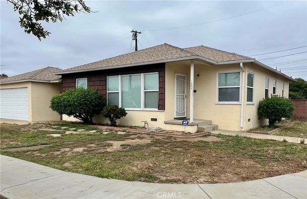 Detached Garage, Exterior, Facade, Ranch