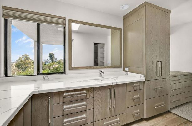 Bathroom, Interior, Recessed Lighting, Wood Texture Flooring