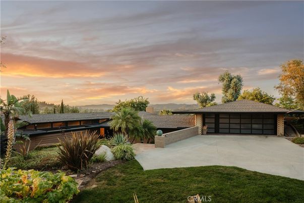 Backyard, Detached Garage, Exterior