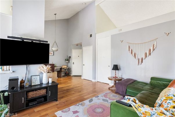 Interior, Living room, Pendant Lights, Wood Texture Flooring