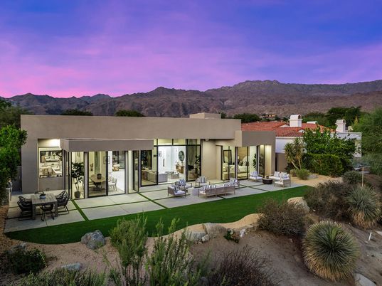 Backyard, Exterior, Facade, Modern