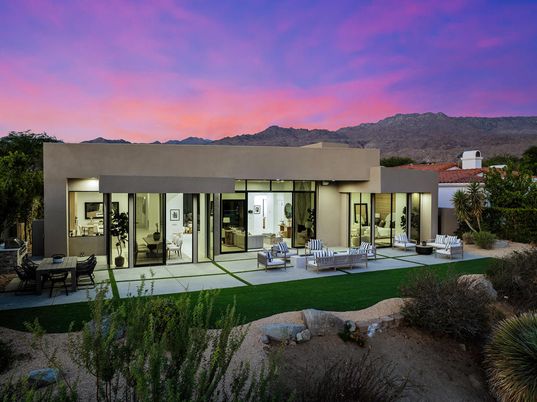 Backyard, Exterior, Facade, Modern