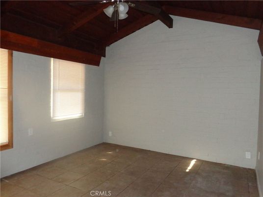 Empty room, Interior, Wooden Beams
