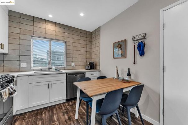 Dining room, Interior, Kitchen, Recessed Lighting, Wood Texture Flooring