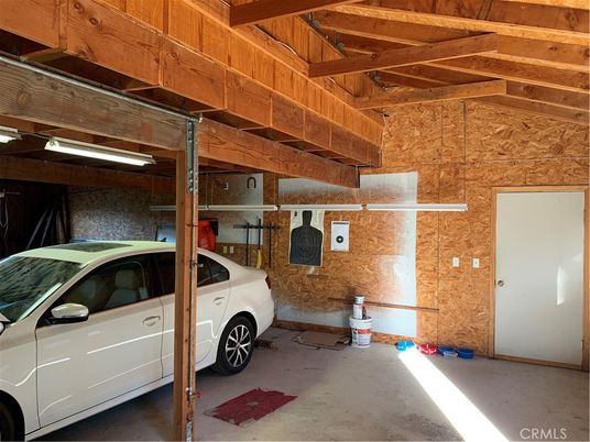 Garage, Interior, Wooden Beams