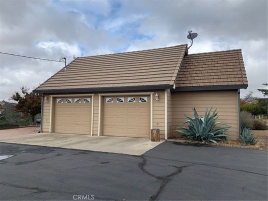 Detached Garage, Exterior