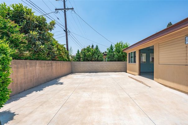 Backyard, Exterior