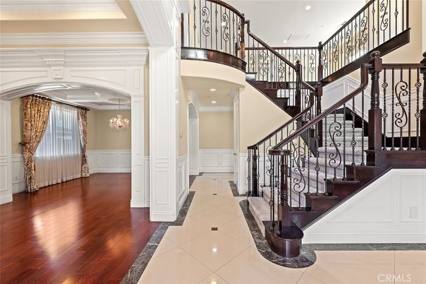 Chandelier, Interior, Recessed Lighting, Wood Texture Flooring